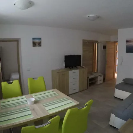 Apartmaji Ema Lägenhet *